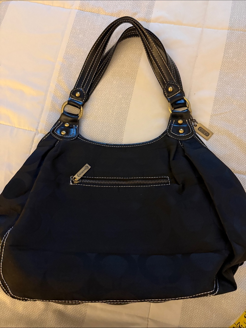 Coach Black Shoulder Bag with Gold Hardware and Contrast Stitching - Picture 5 of 11
